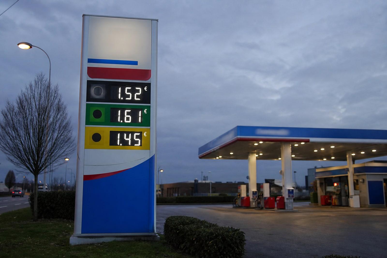 Präisdisplay bei enger Lëtzebuerger Tankstell mat den Diesel- a Bensinnspräisser an Euro